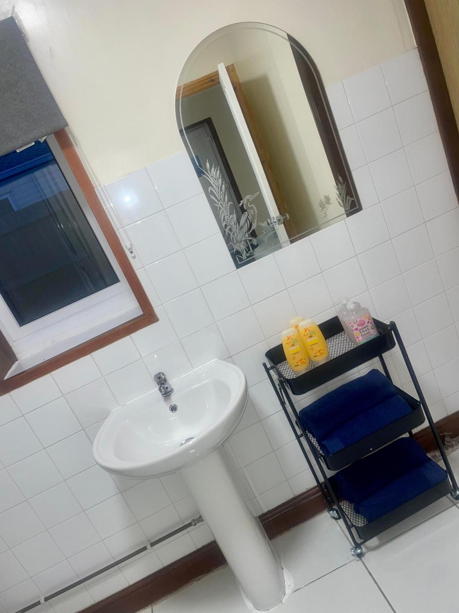 Beautiful 3-Bed Bungalow In Bawtry 唐克斯特 外观 照片
